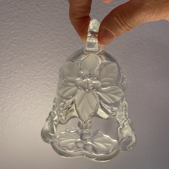 Vintage Mikasa festive poinsettia fine frosted and clear crystal bell German - Picture 1 of 10